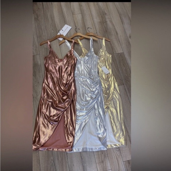 ROSEVELVET Metallic Dress Womens Sleeveless Open Lined NWT - Picture 4 of 4